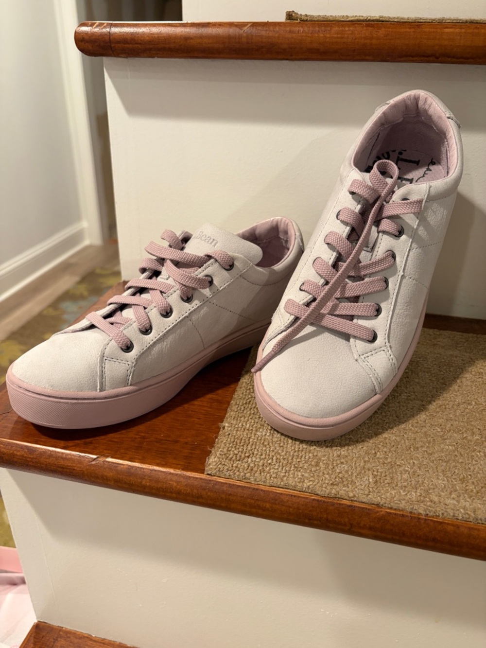 L.L. Bean Women's Low-Top Sneakers in Pale Pink and White